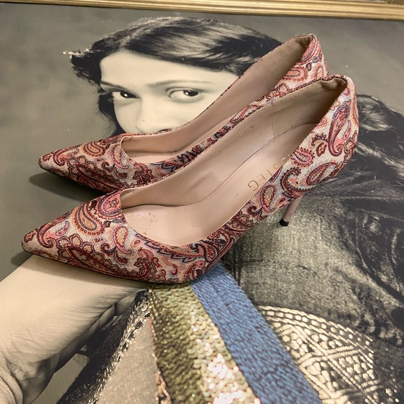 Heels. Size - 235.EUR- 37. Measurement shown in the picture in CMS - Picture 7 of 12